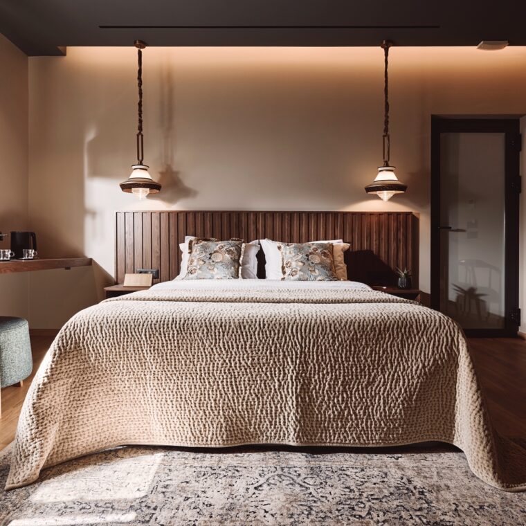 Deluxe Double Room with Side Sea View