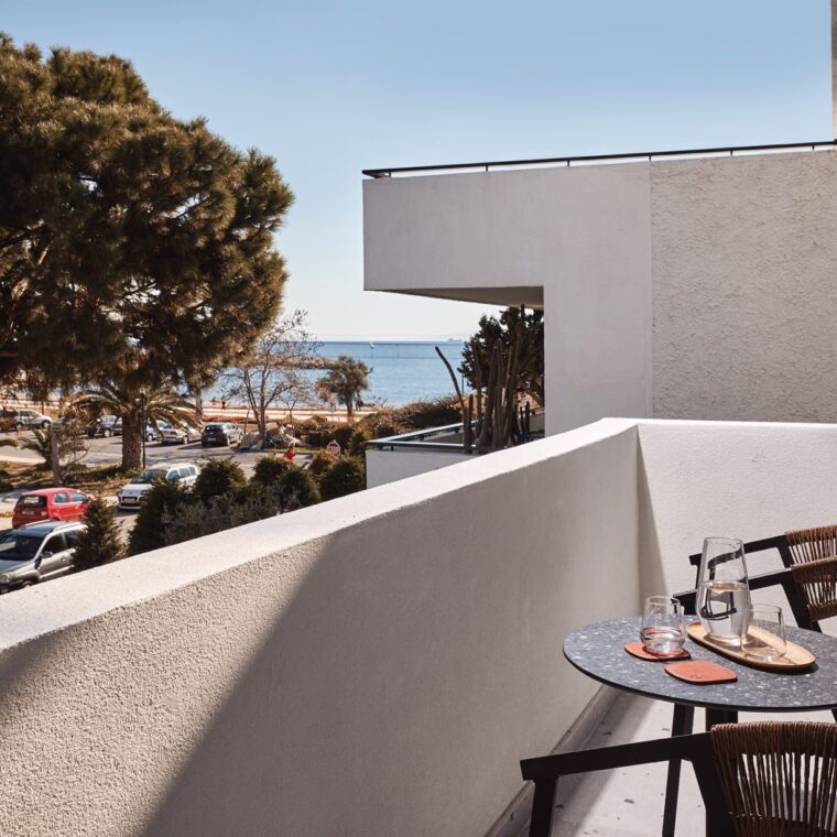 Deluxe Double Room with Side Sea View