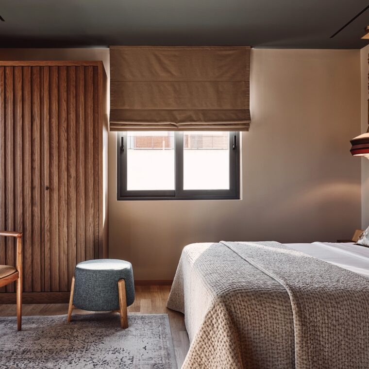 Deluxe Double Room with Side Sea View